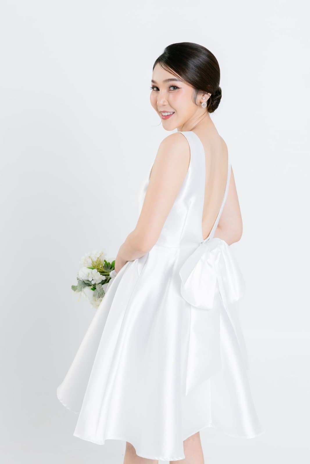 ชุดเจ้าสาว M0006 (สั้น)
