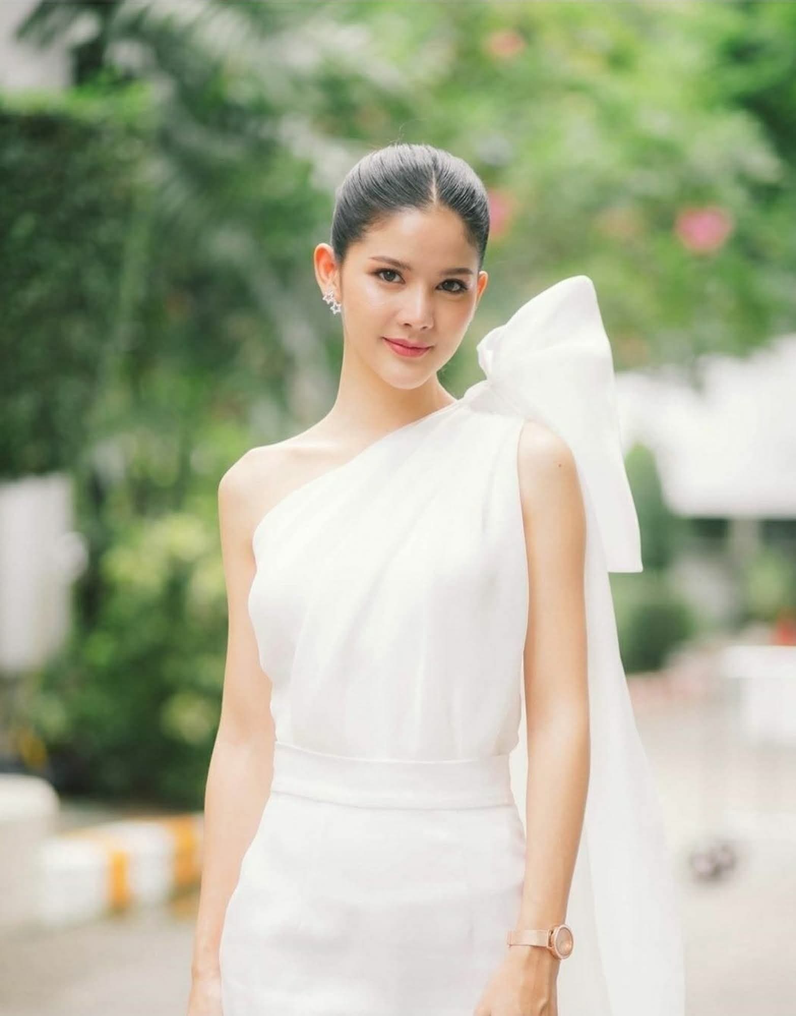 ชุดเจ้าสาว M0048 (ยาว)