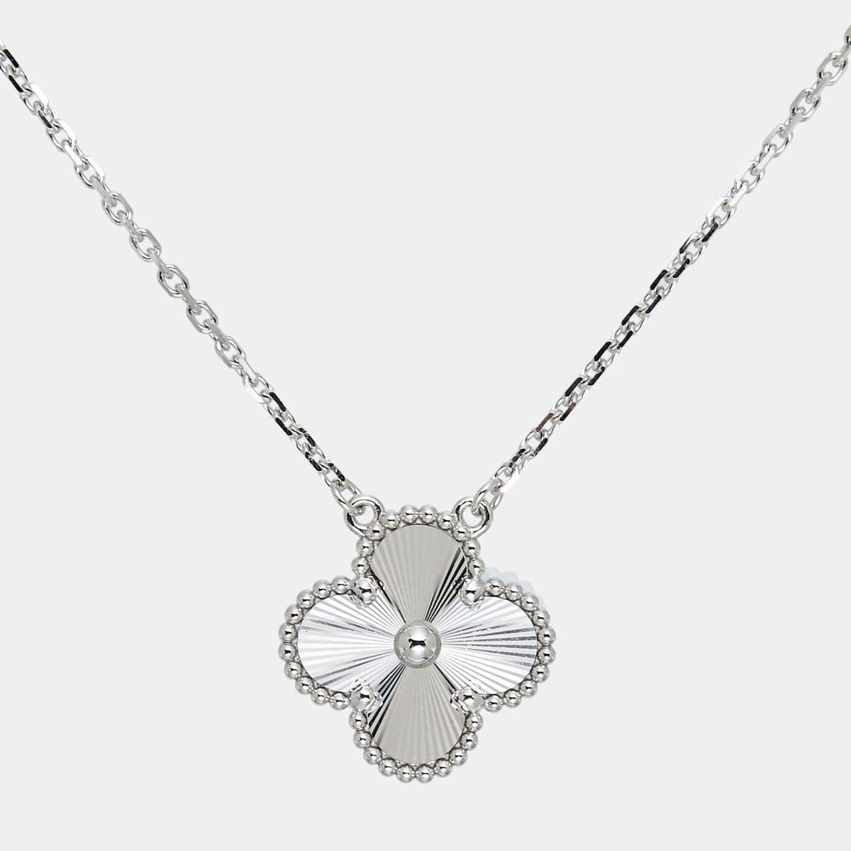 Vancleef Vintage Alhambra necklace white gold