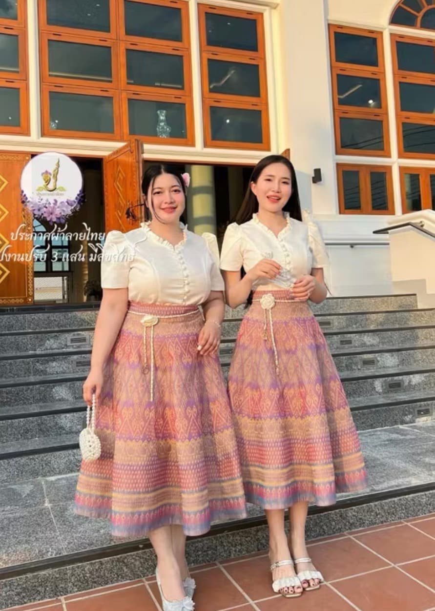 *กระโปรง* แพรหวาน แมตช์ได้ทั้งชุด เช่าทั้งชุดถูกกว่า