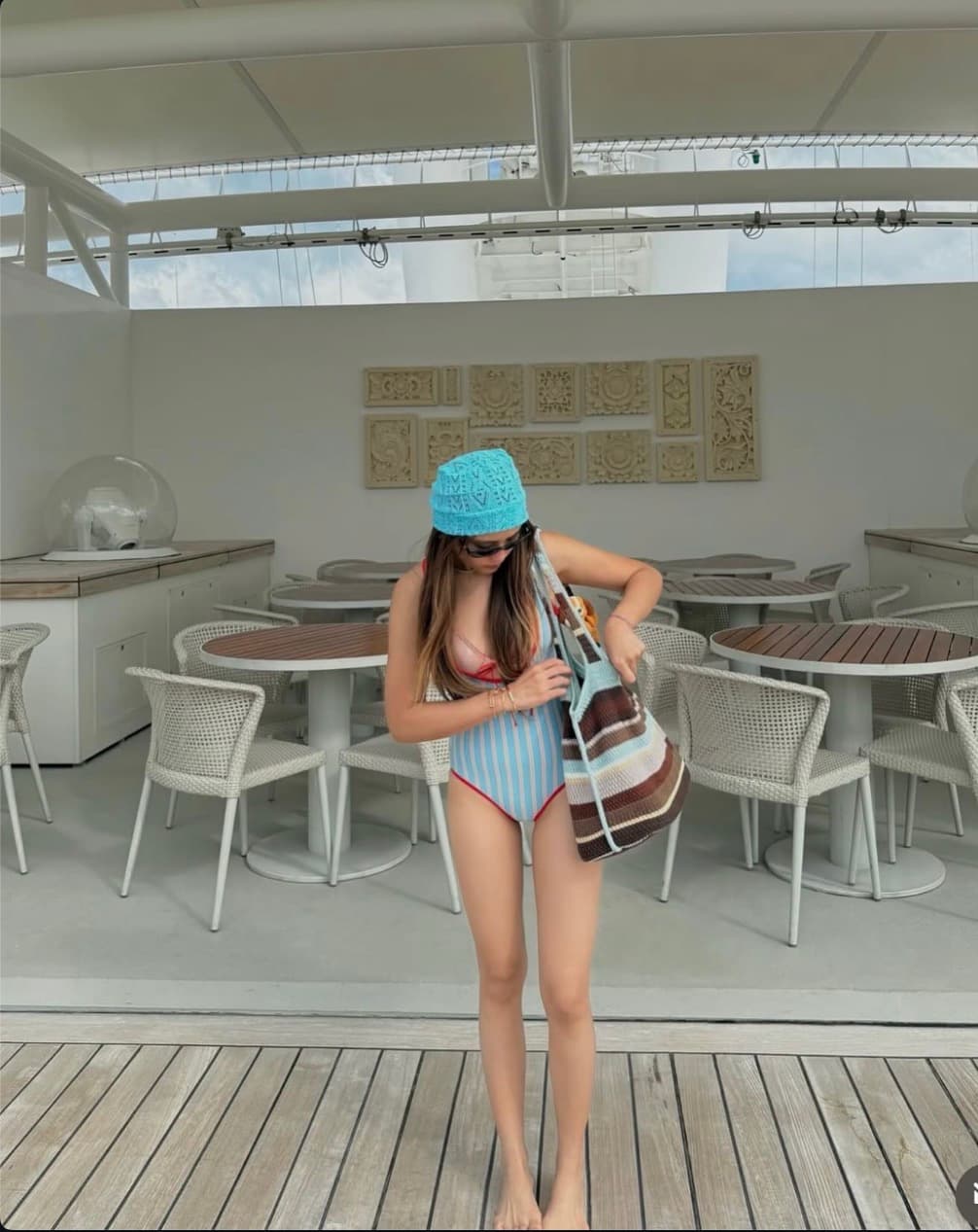 onepiece จากแบรนด์ aprilpoolday ไซส์ m