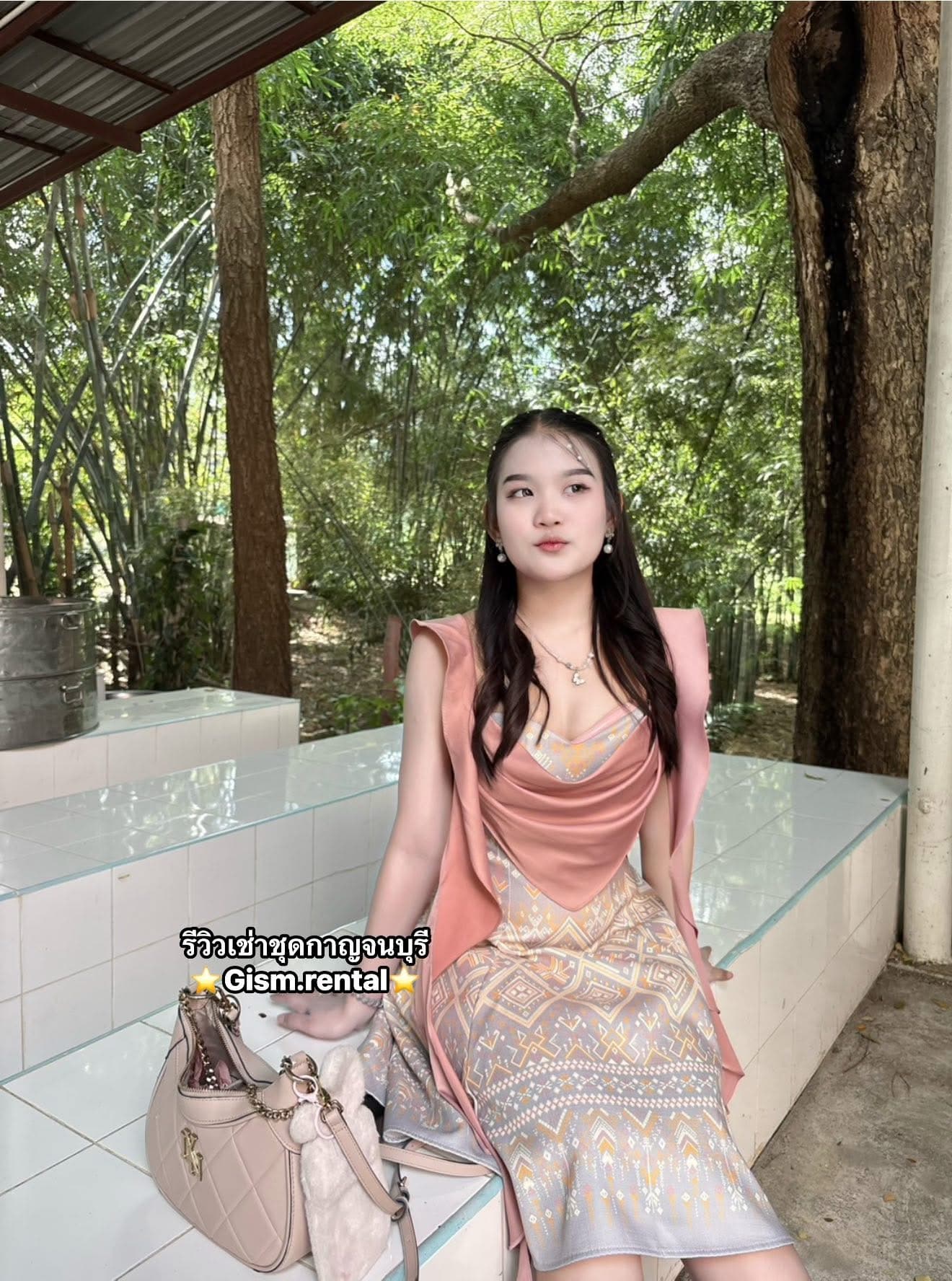 เดรชลิลลี่ แรรชงานผ้าไทย