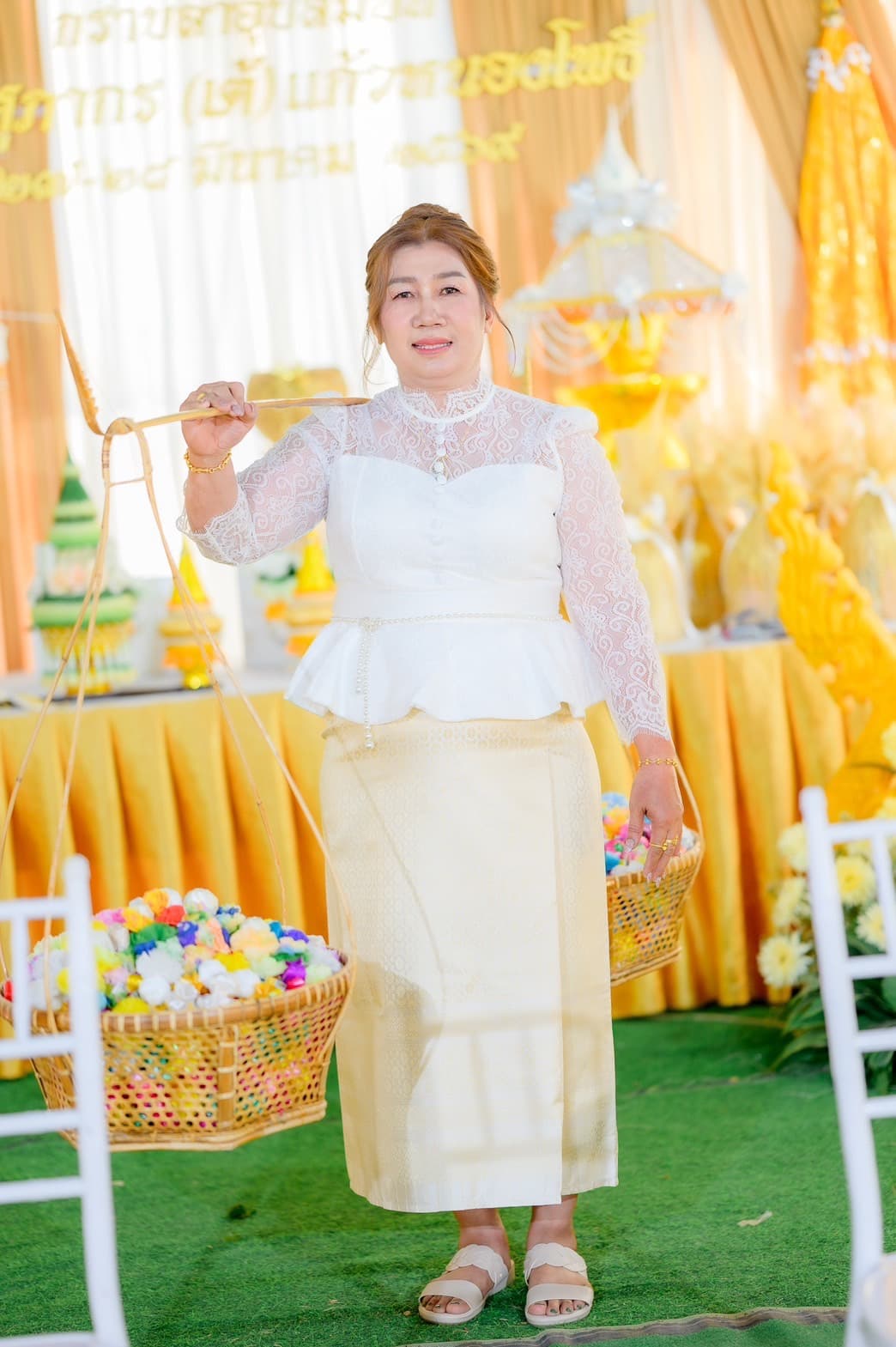 *กระโปรง* แม่เรือนตรง จับแมตช์ได้ทั้งชุด เช่าทั้งชุดถูกกว่า