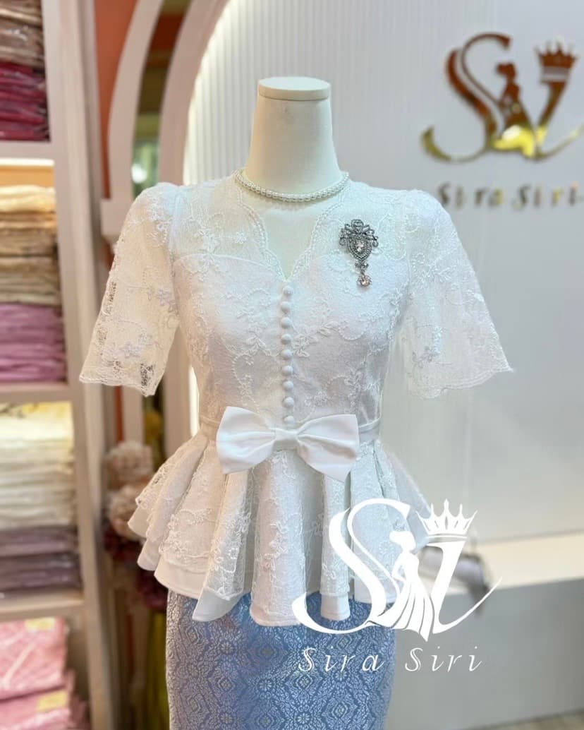 *เสื้อ*ลูกไม้คอสีติดโบว์ จับแมตช์ได้ทั้งชุด เช่าทั้งชุดถูกกว่า