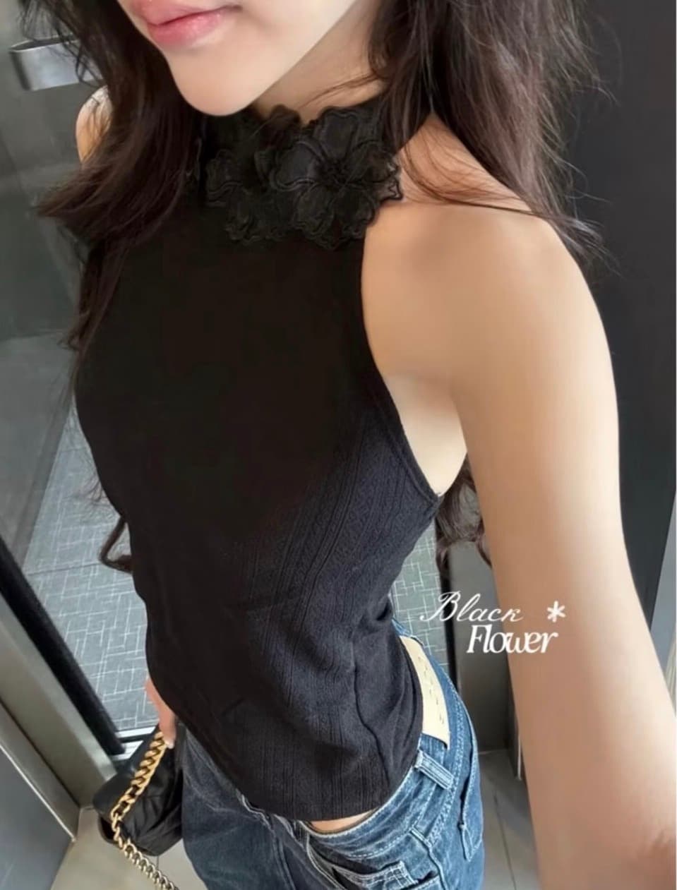 Vivienne เสื้อคล้องคอแบบผูก ประดับดอกไม้🌸