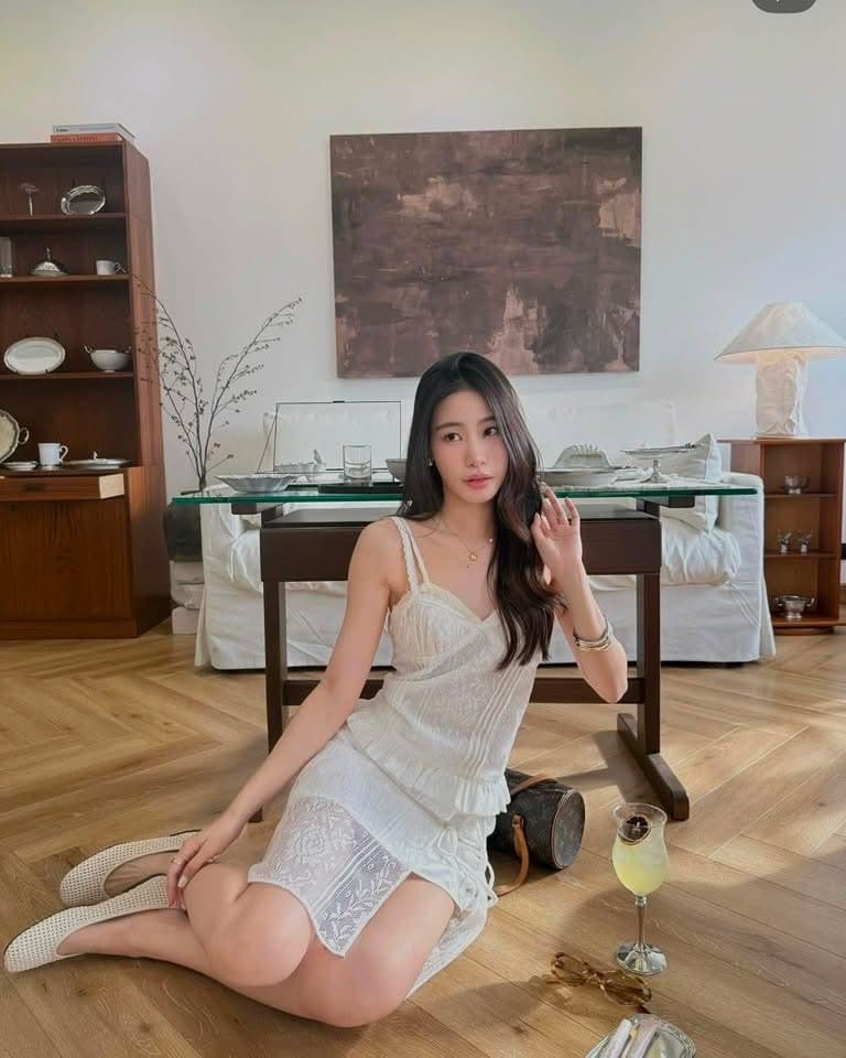 LOOKBOOK ขาวลูกไม้