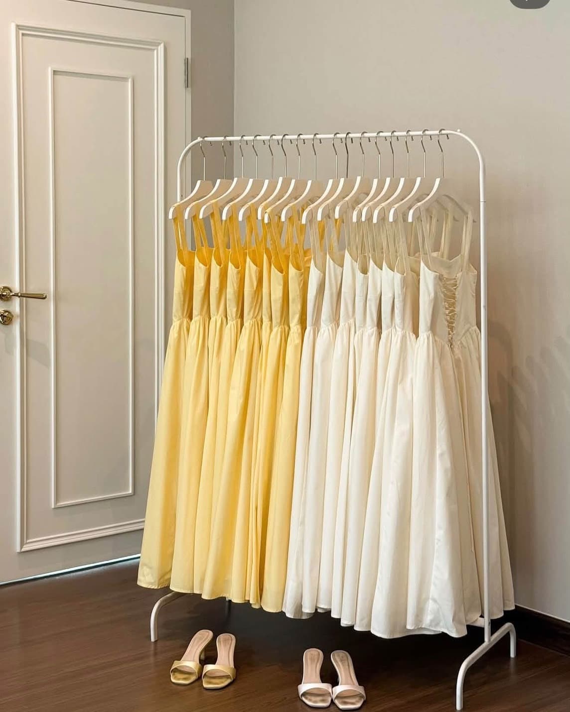 Maxi Dress ดีไซน์ด้านหลังเว้า แบบผูกเชือกไขว้ สไตล์ยุโรป