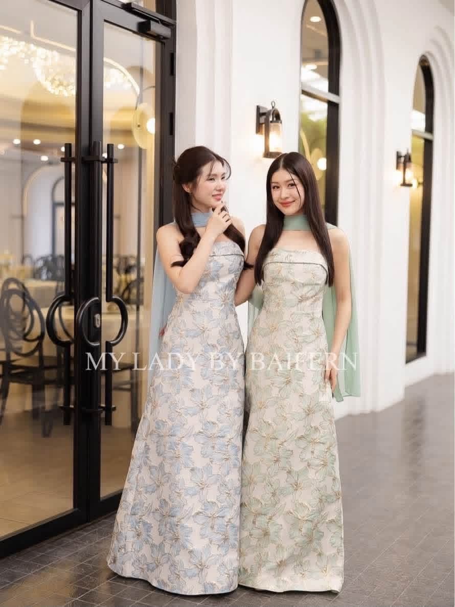 ชุดเดรสไปงานแต่ง ออกงาน