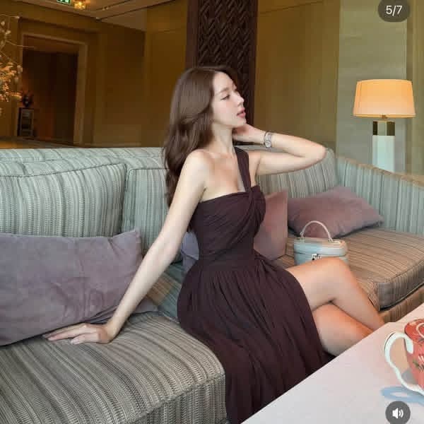 เดรสยาวออกงาน ไหล่เดี่ยว
