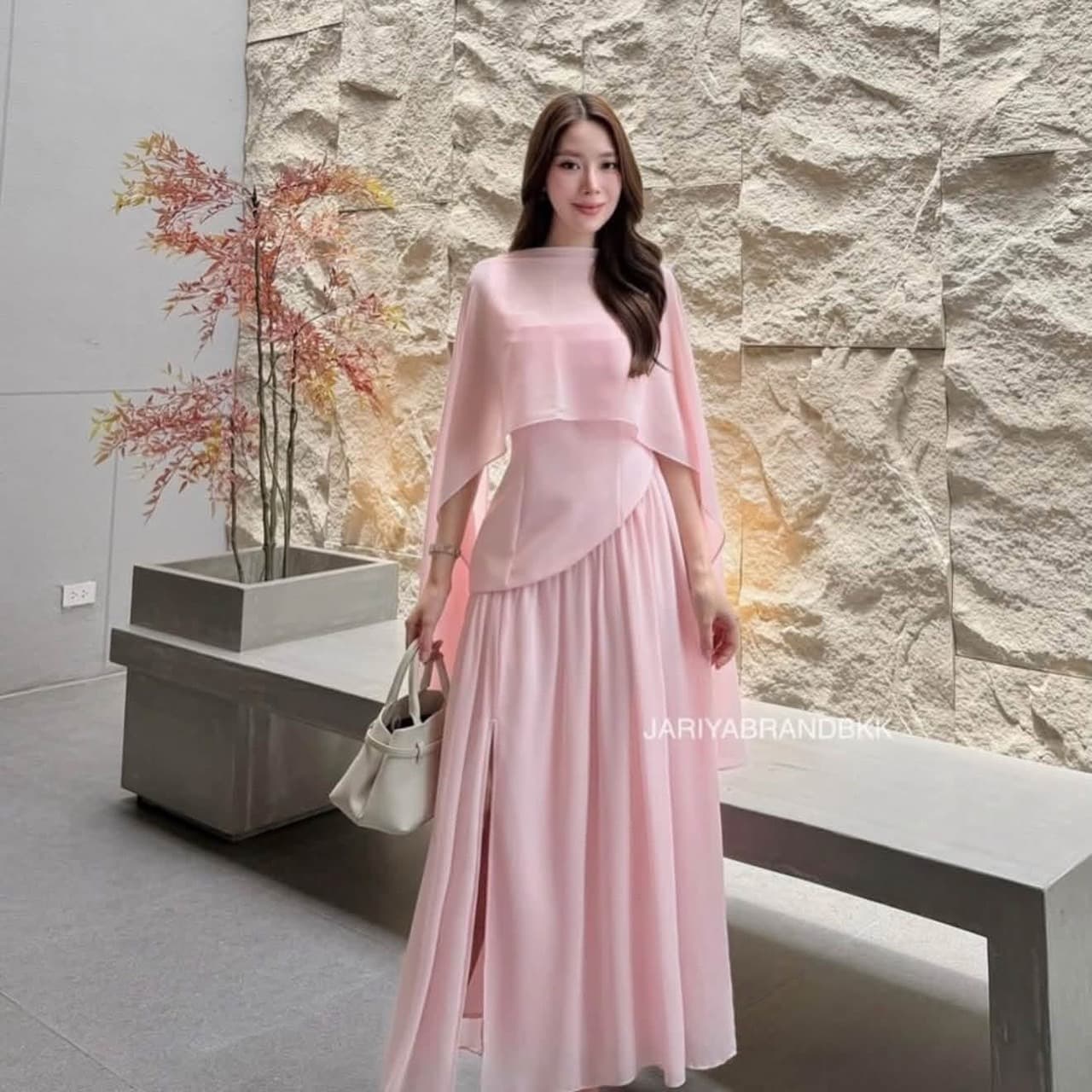 เดรสออกงานชมพู ราตรีสวยหรู