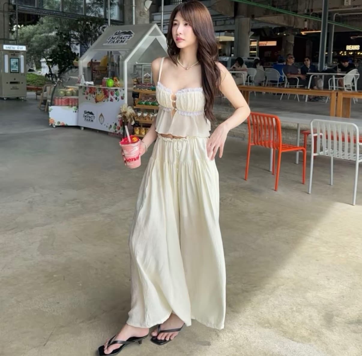 กางเกงสีครีมส
